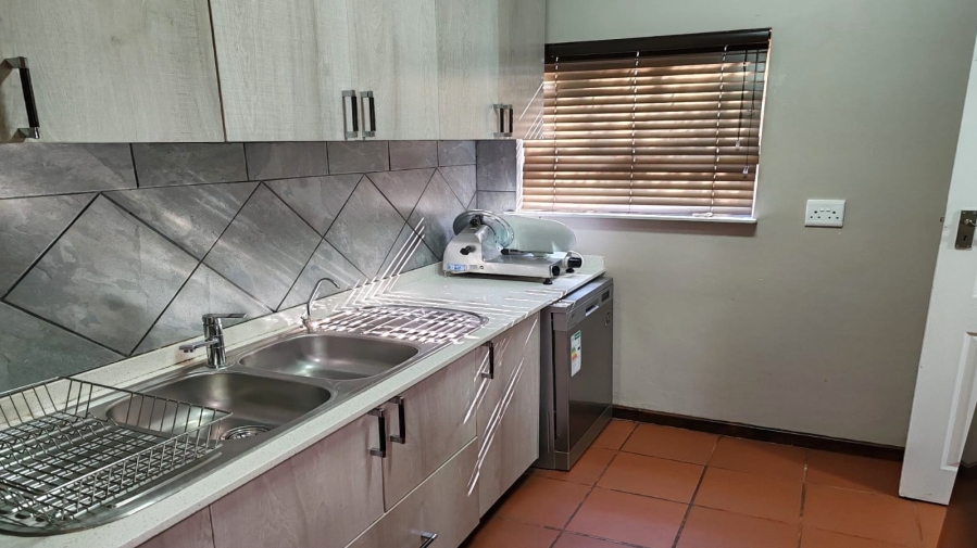 4 Bedroom Property for Sale in Heuwelsig Free State